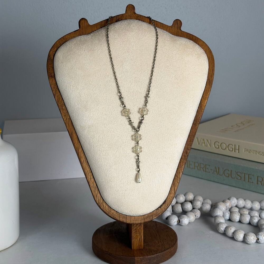 Feminine VTG 1980s Silver-Tone Flower Rhinetone & Faux Pearl Y-Drop Necklace 15"